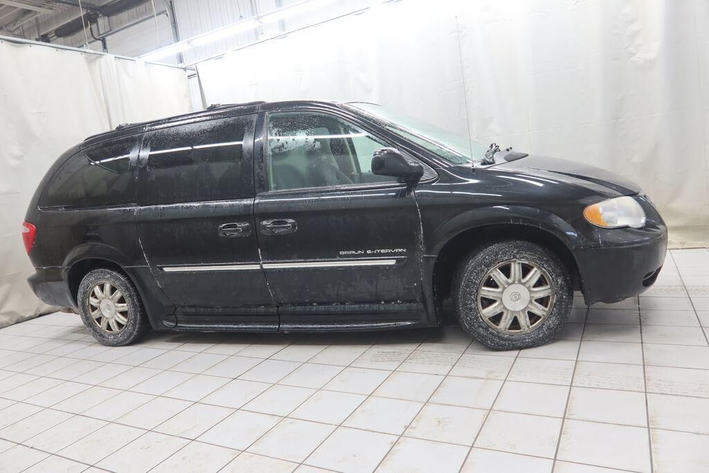 2006 CHRYSLER Town and Country