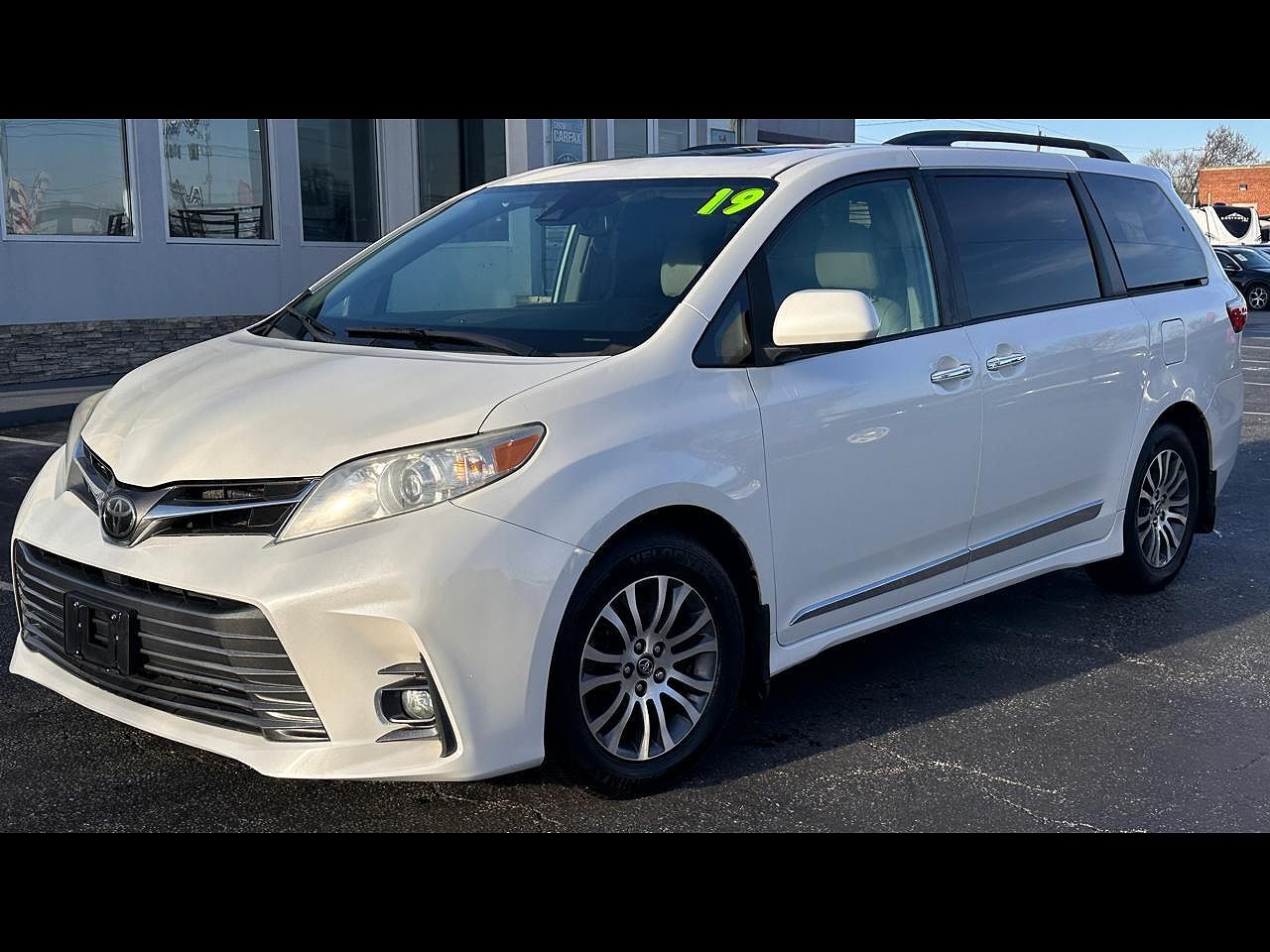 2019 TOYOTA Sienna
