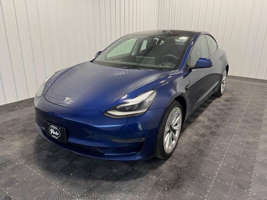 2022 TESLA Model 3