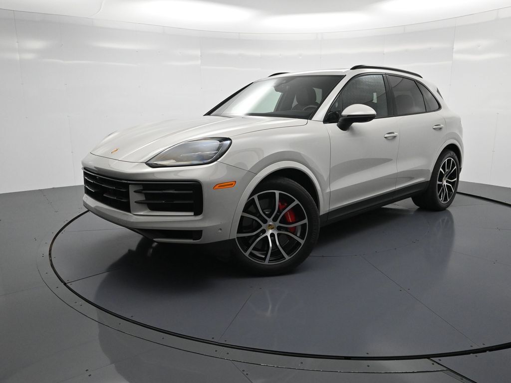 2024 PORSCHE Cayenne