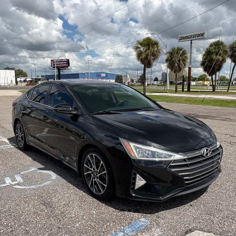 2019 HYUNDAI Elantra