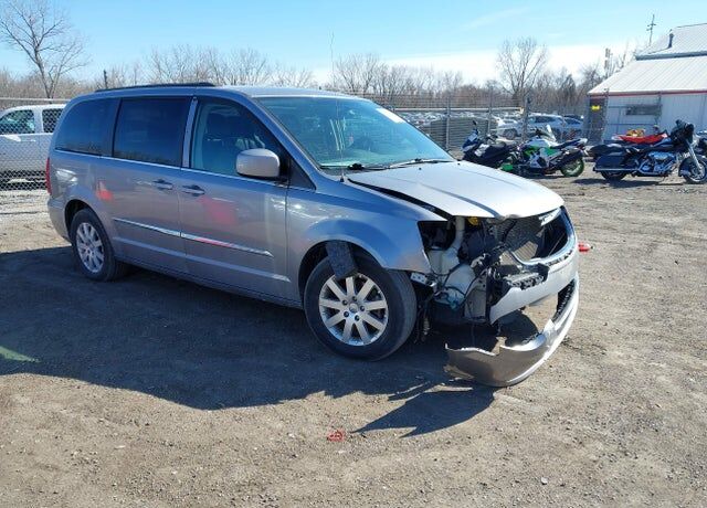 2016 CHRYSLER Town and Country