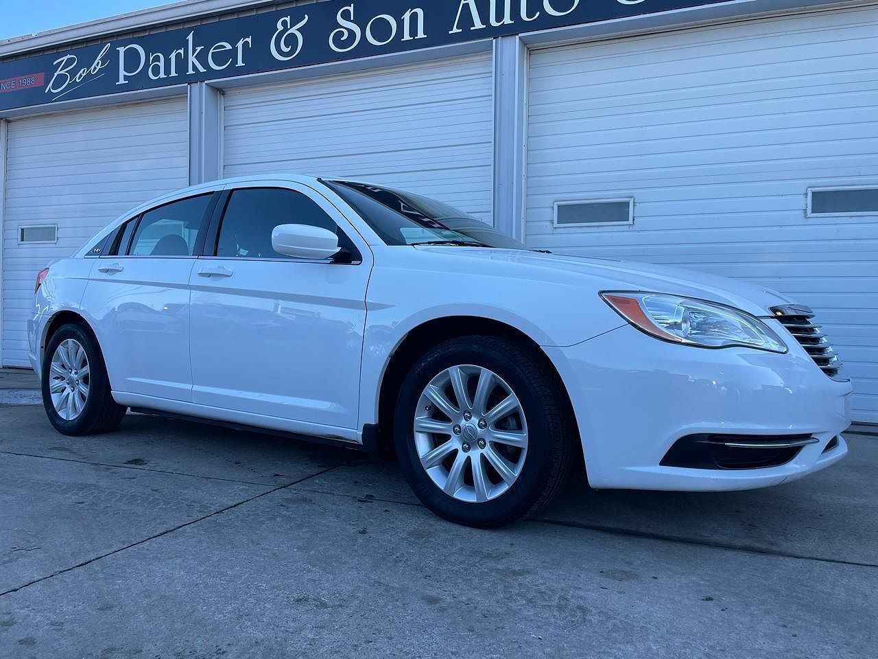 2013 CHRYSLER 200