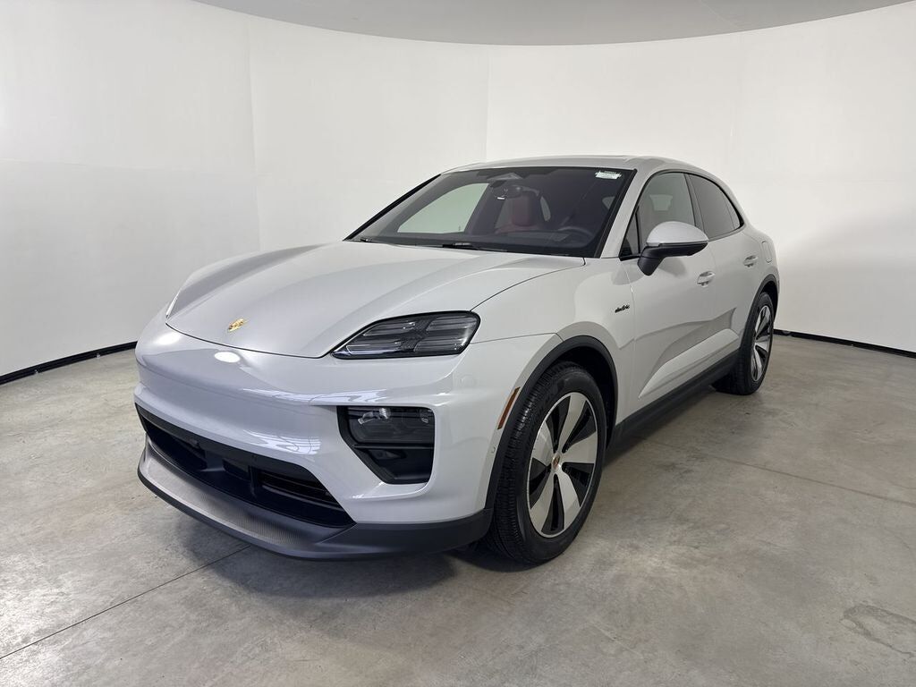 2026 PORSCHE Macan