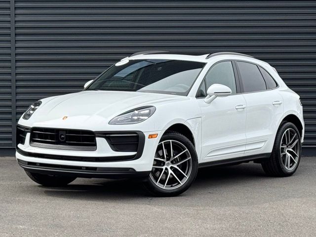 2025 PORSCHE Macan