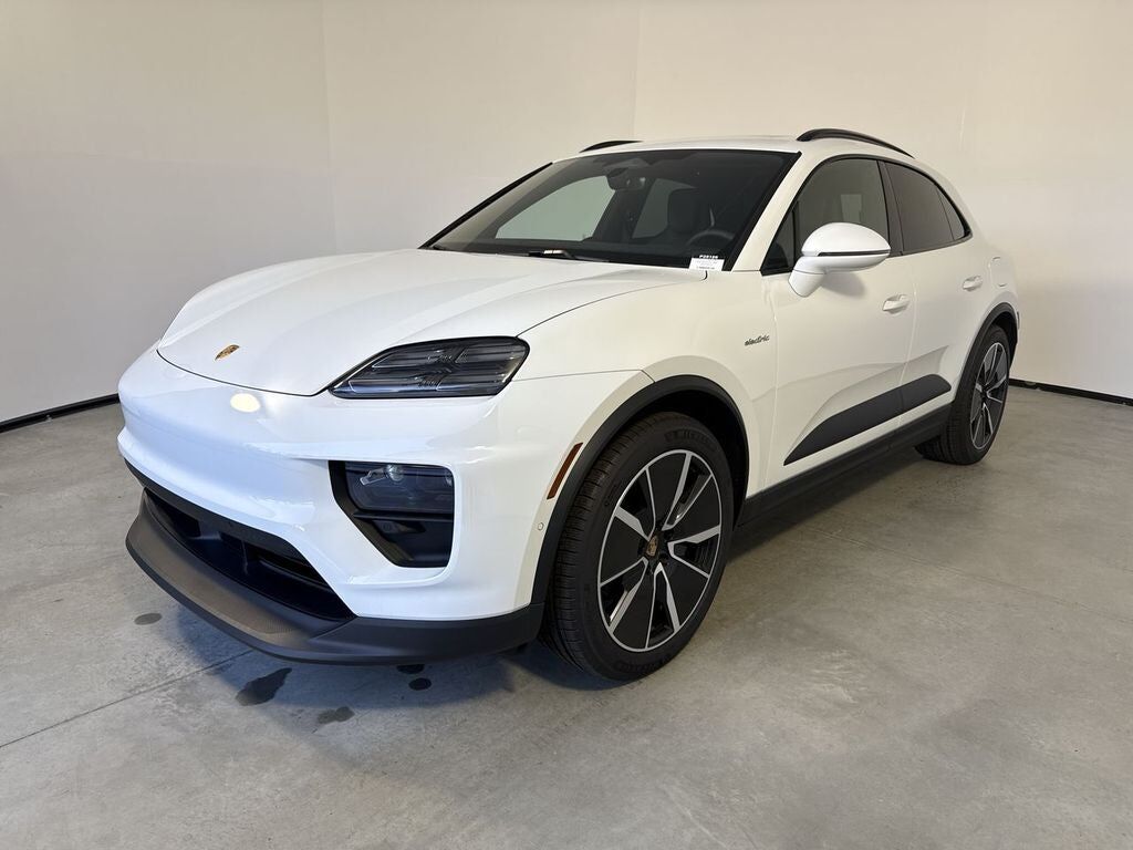 2025 PORSCHE Macan