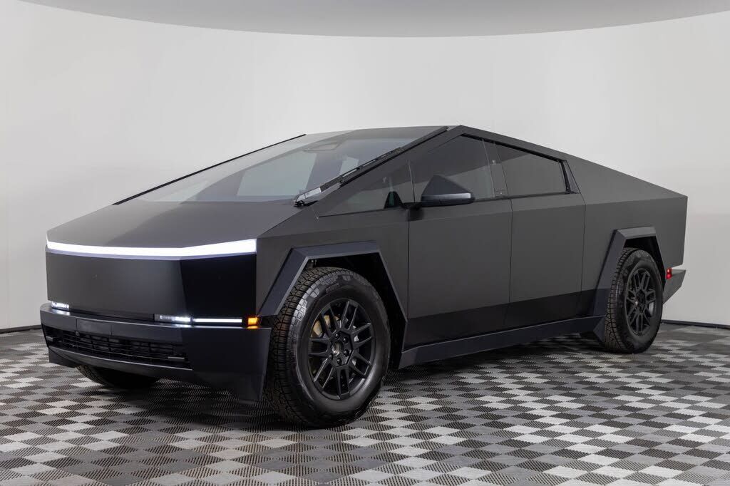 2024 TESLA Cybertruck