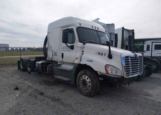 2015 FREIGHTLINER Cascadia