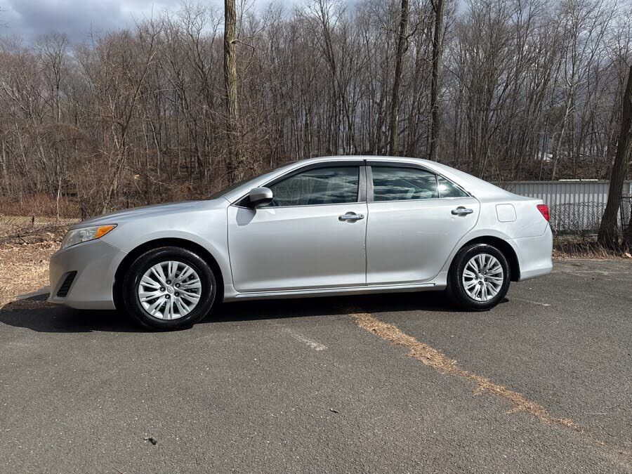 2013 TOYOTA Camry
