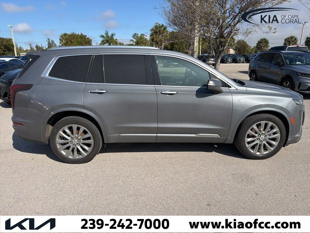 2021 CADILLAC XT6