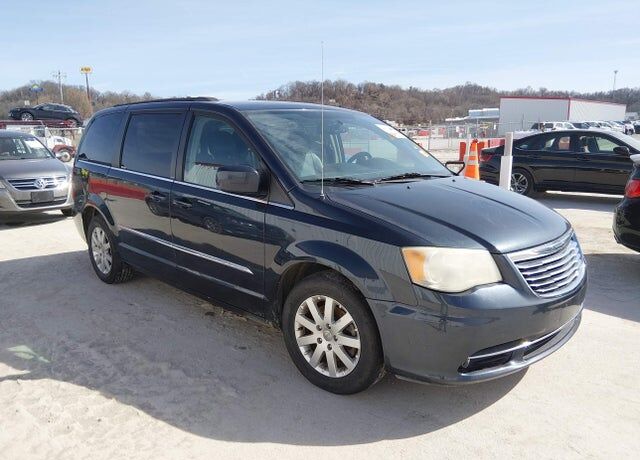 2014 CHRYSLER Town and Country