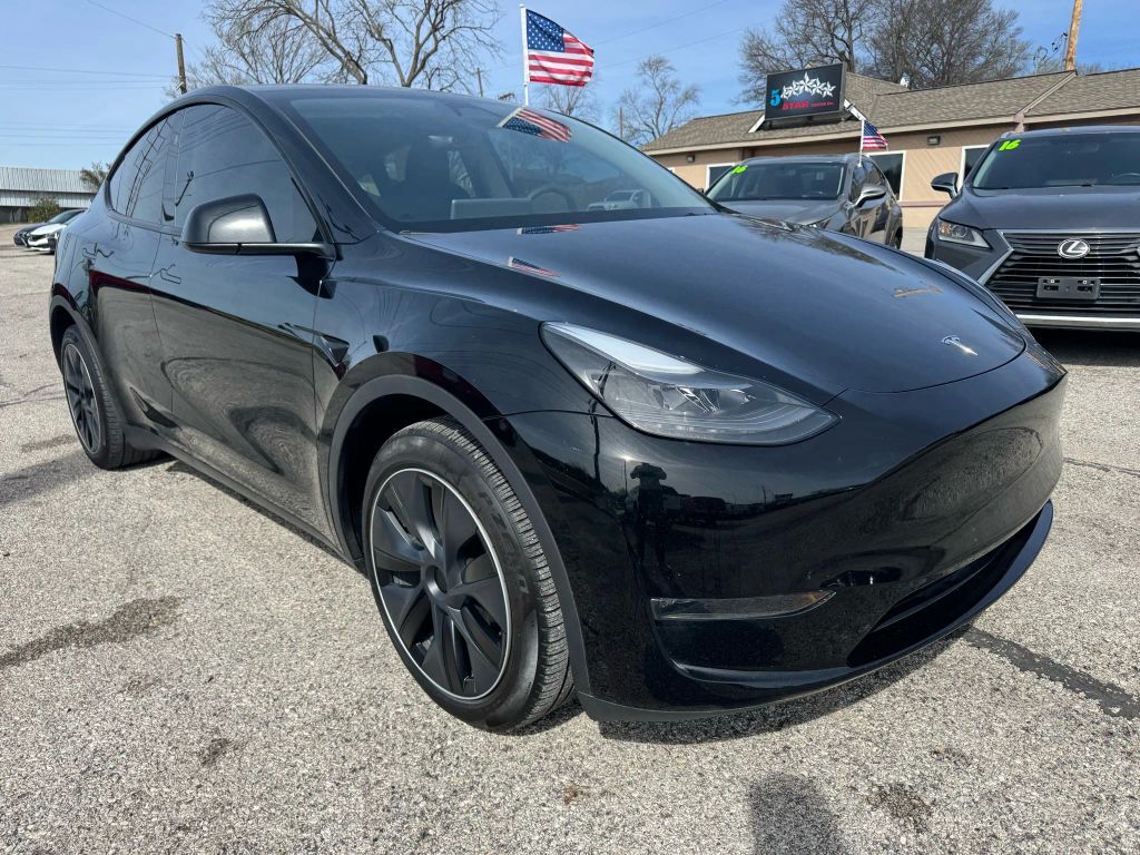 2024 TESLA Model Y