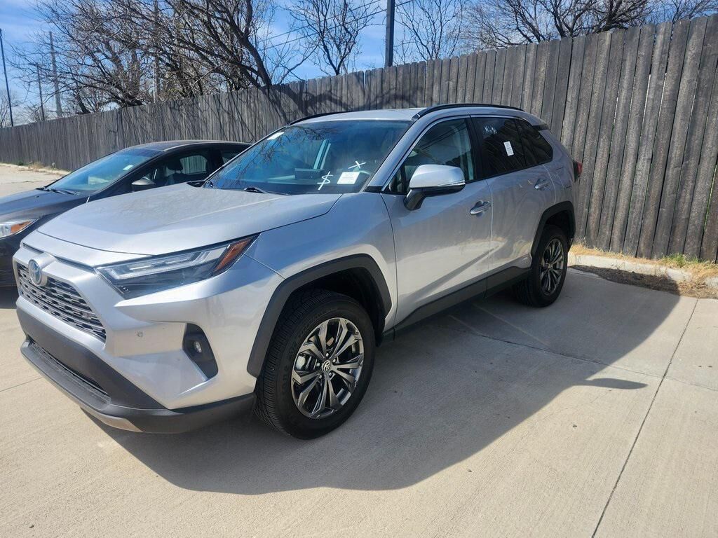 2022 TOYOTA RAV4
