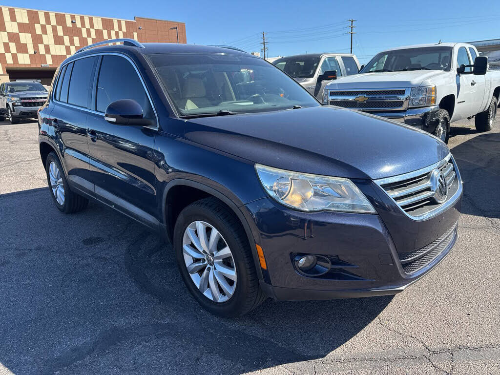 2011 VOLKSWAGEN Tiguan