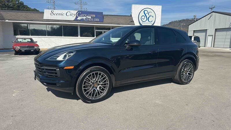 2022 PORSCHE Cayenne