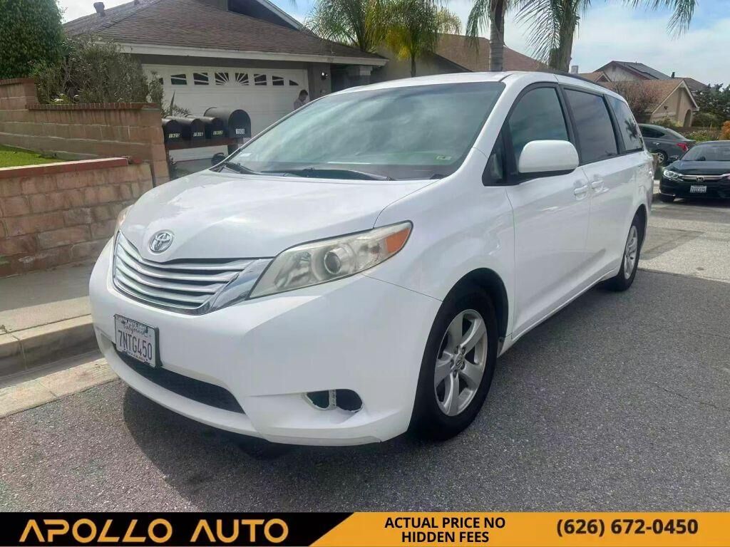 2015 TOYOTA Sienna