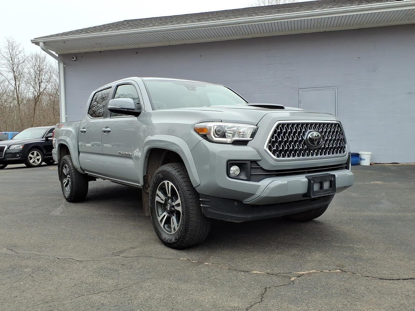 2019 TOYOTA Tacoma