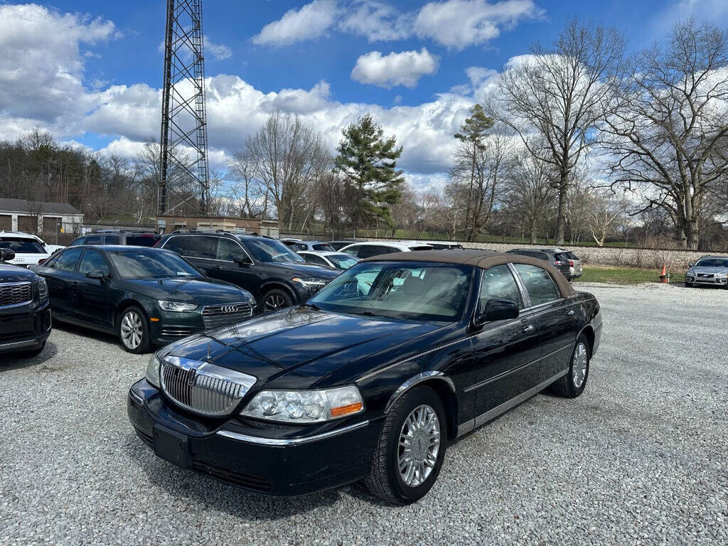 2009 LINCOLN Town Car