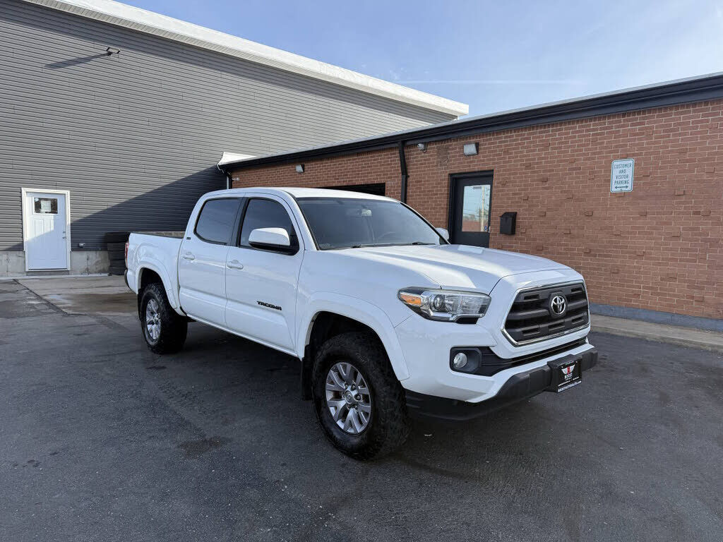 2017 TOYOTA Tacoma