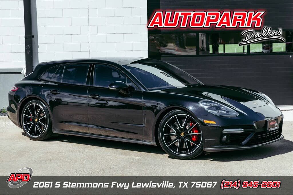 2018 PORSCHE Panamera