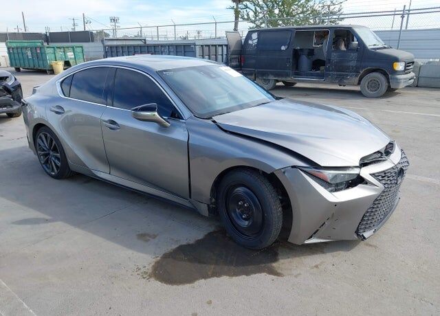 2021 LEXUS IS