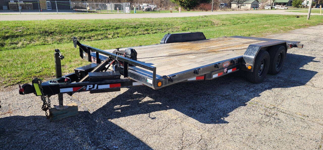 2021 PJ TRAILERS COMPANY S.A. DE C.V. 83" Hydraulic Quick Tilt