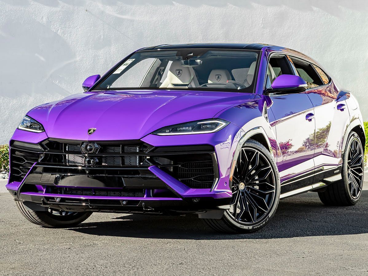 2026 LAMBORGHINI URUS