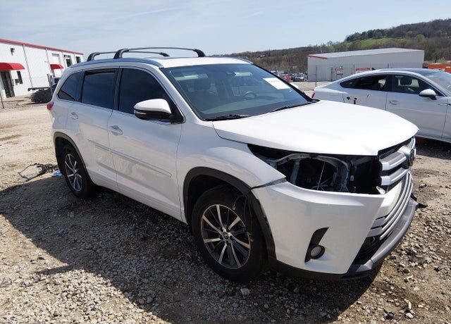 2017 TOYOTA Highlander