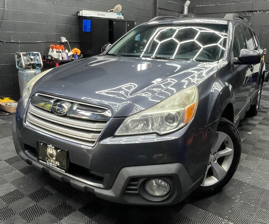 2014 SUBARU Outback
