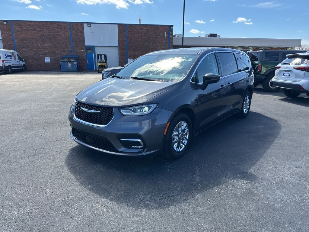 2023 CHRYSLER Pacifica