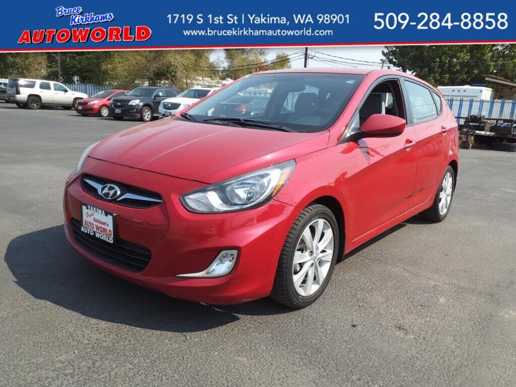 2012 HYUNDAI Accent