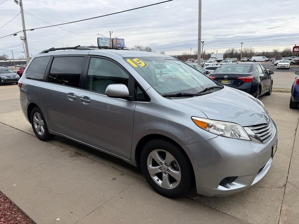 2015 TOYOTA Sienna