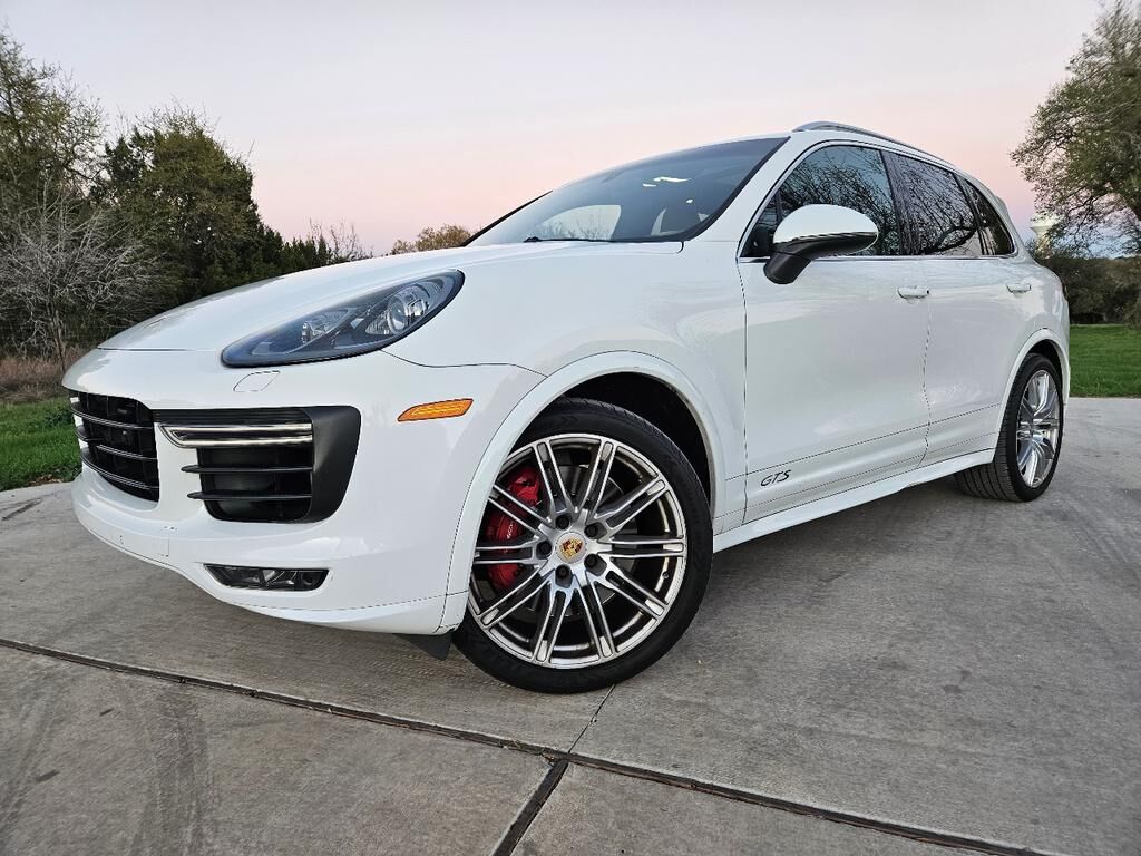 2018 PORSCHE Cayenne