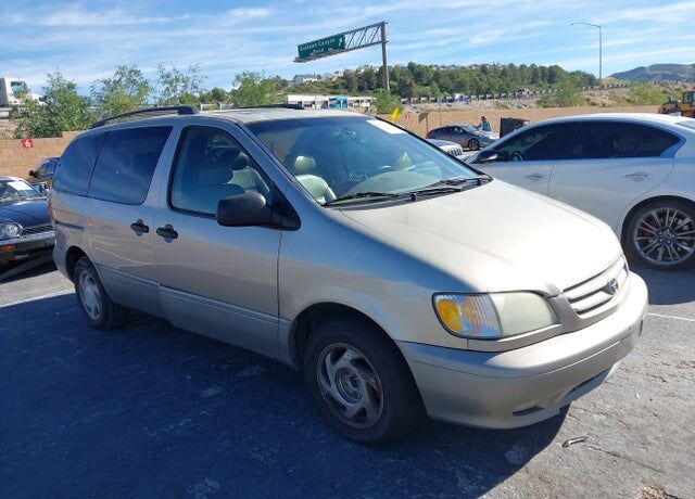 2002 TOYOTA Sienna
