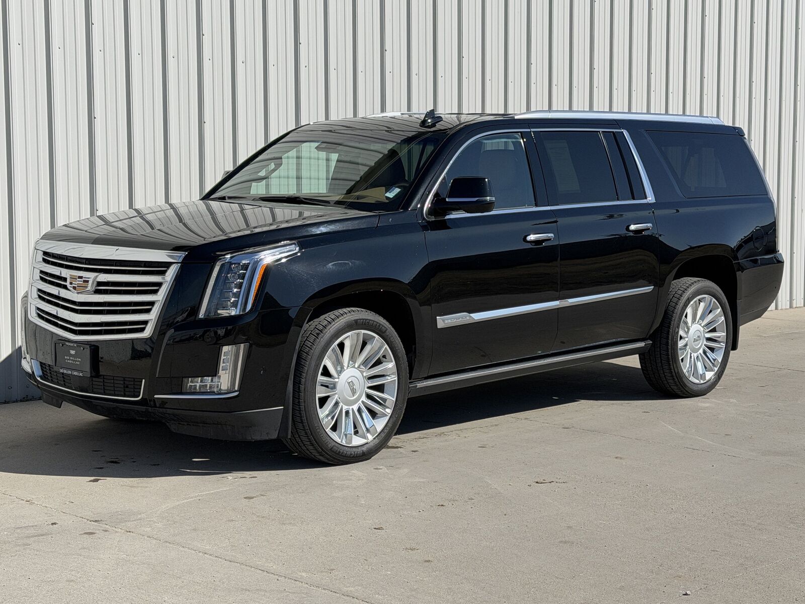 2017 CADILLAC Escalade ESV