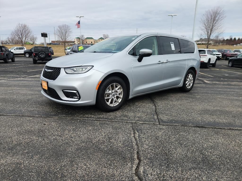 2023 CHRYSLER Pacifica