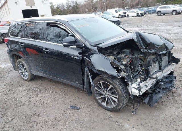 2019 TOYOTA Highlander