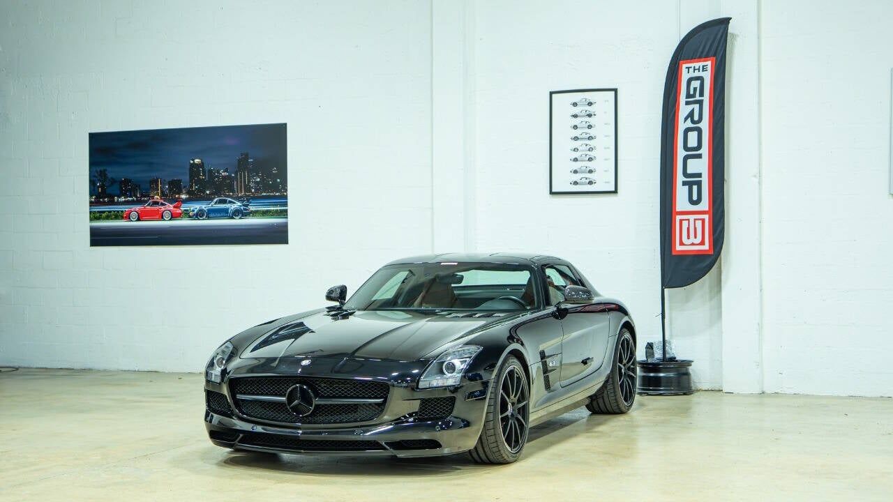 Mercedes-Benz SLS-Class