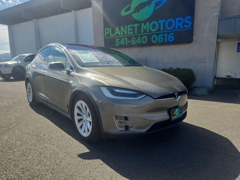 2016 TESLA Model X