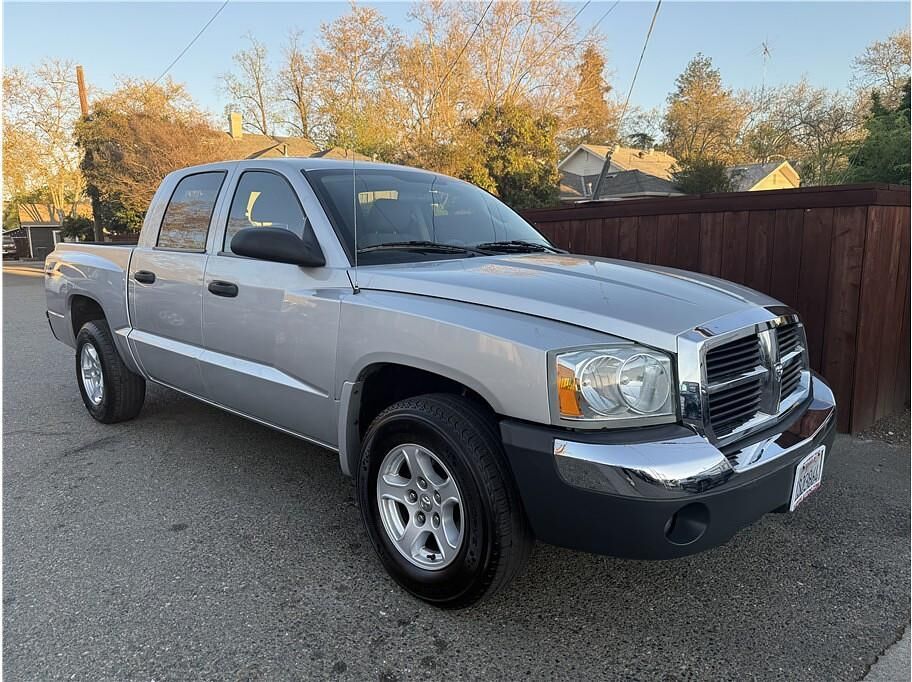 2005 DODGE Dakota