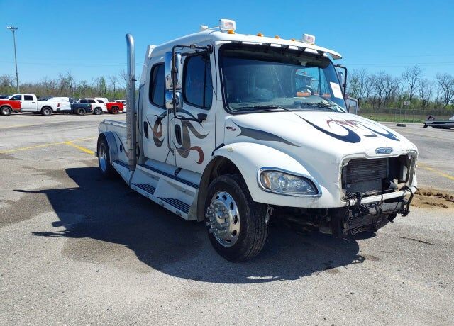 2005 FREIGHTLINER M2