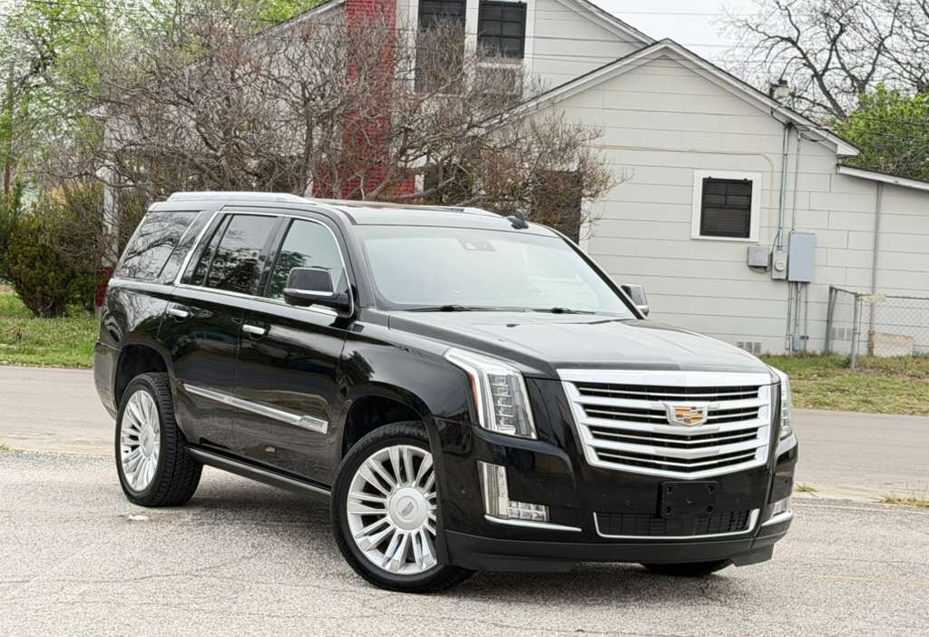 2017 CADILLAC Escalade