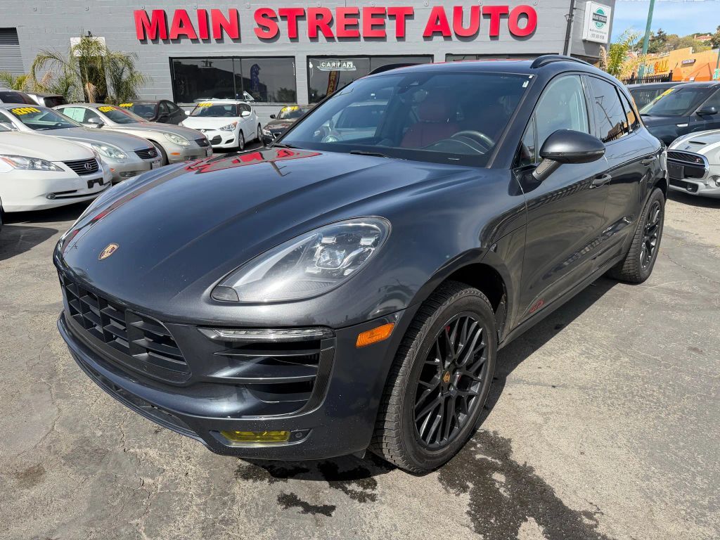 2017 PORSCHE Macan