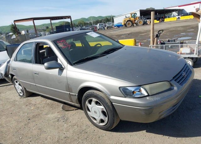 1999 TOYOTA Camry