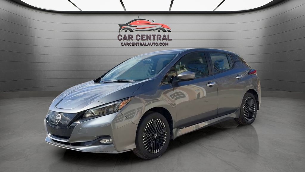 2025 NISSAN Leaf