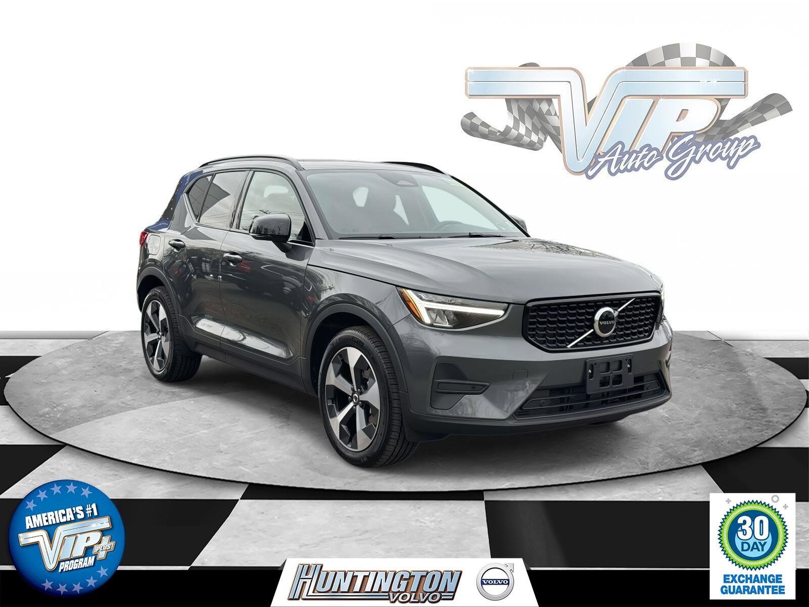 2026 VOLVO XC40