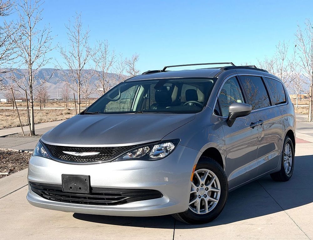 2020 CHRYSLER Voyager