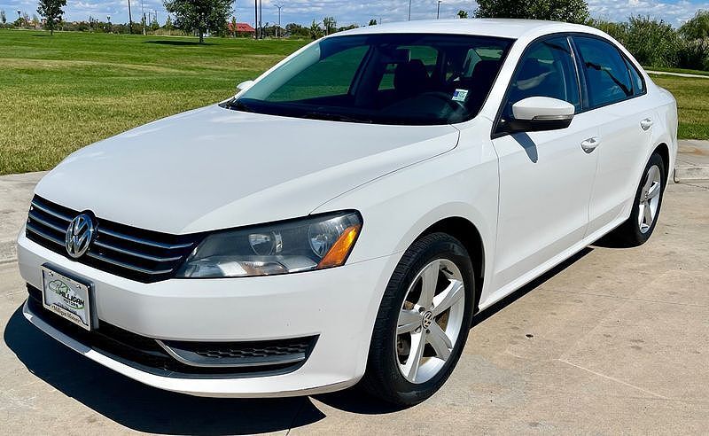 2014 VOLKSWAGEN Passat