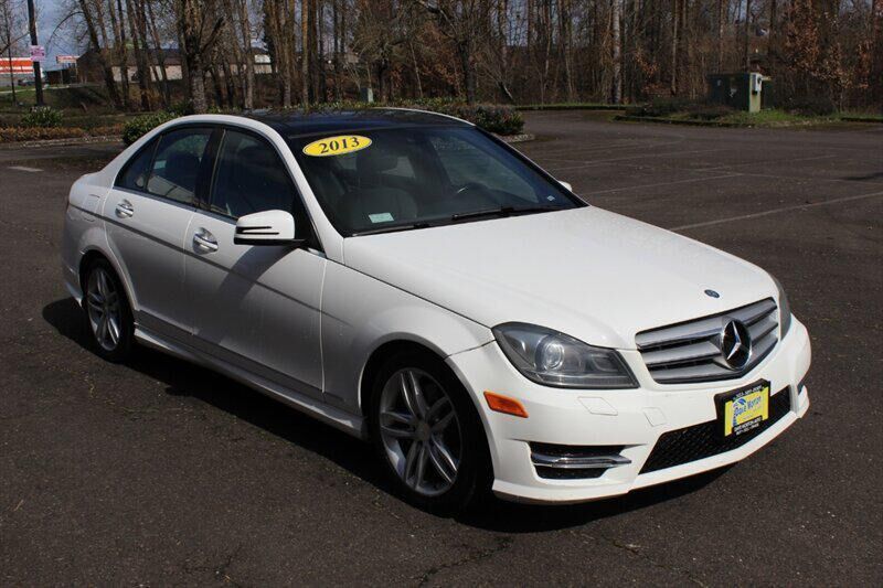 2013 MERCEDES-BENZ C-Class