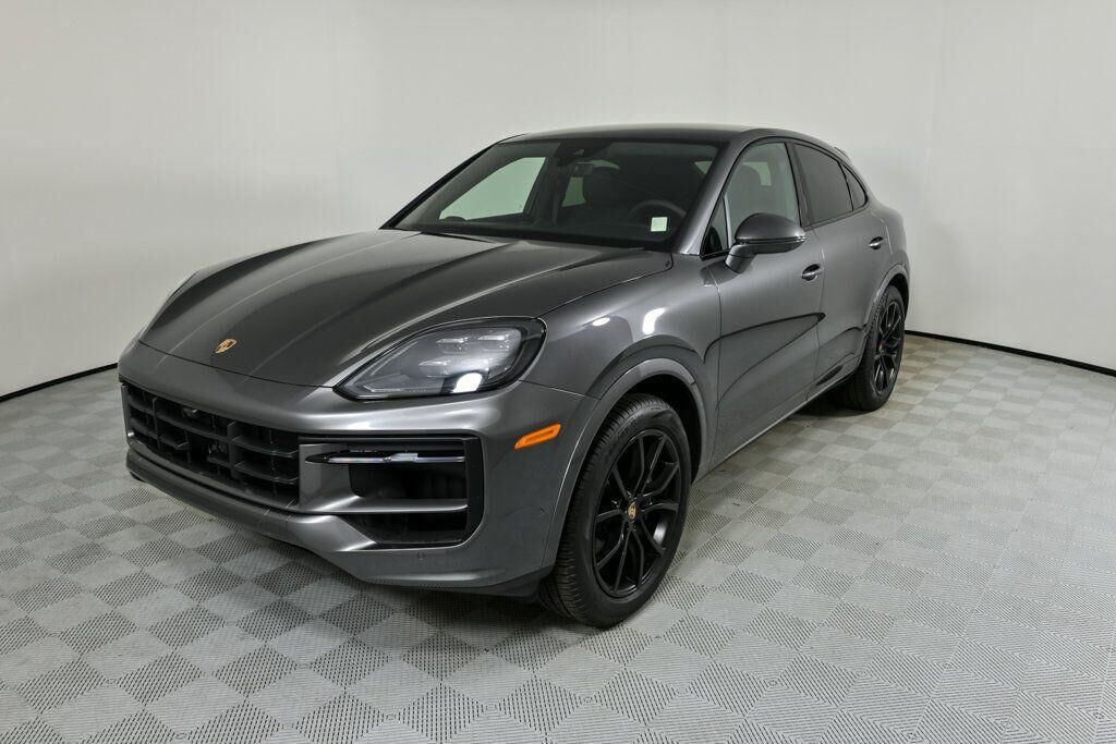 2025 PORSCHE Cayenne